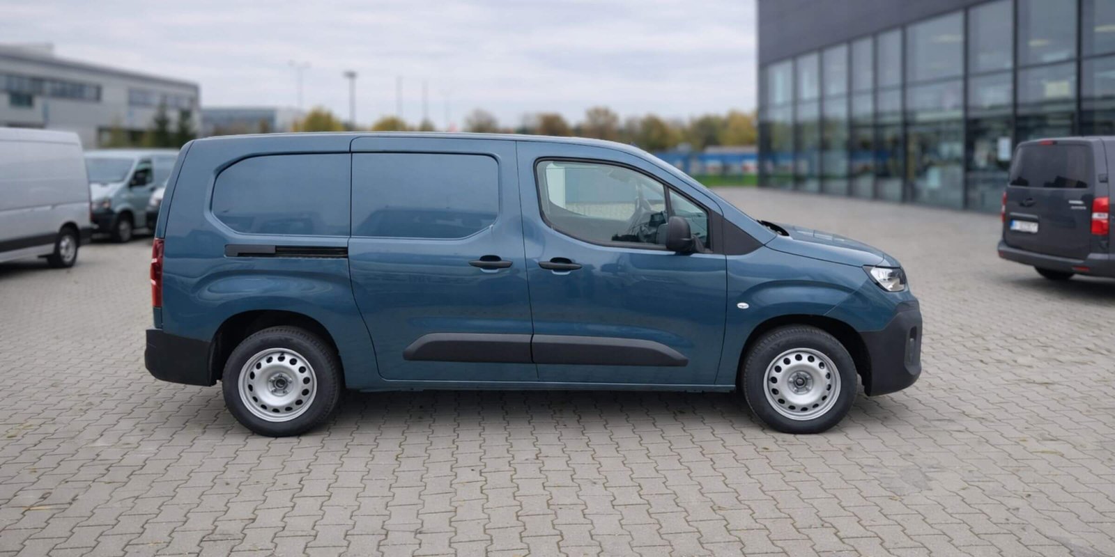 Citroën Berlingo 1.5 BlueHDi 130KM Brygadowy – zdjęcie 3