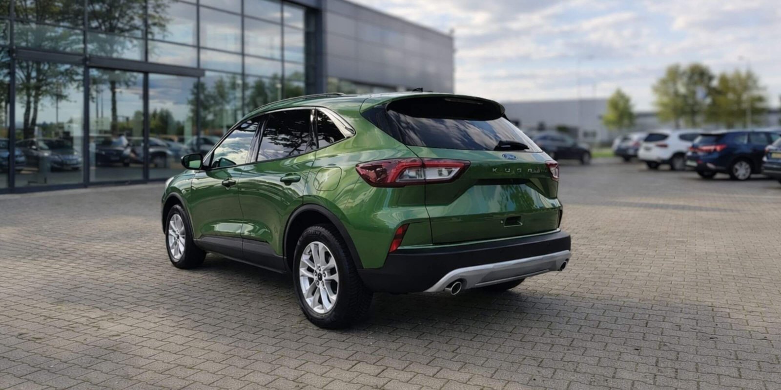 Ford Kuga 2.5 180KM FHEV Titanium – zdjęcie 2