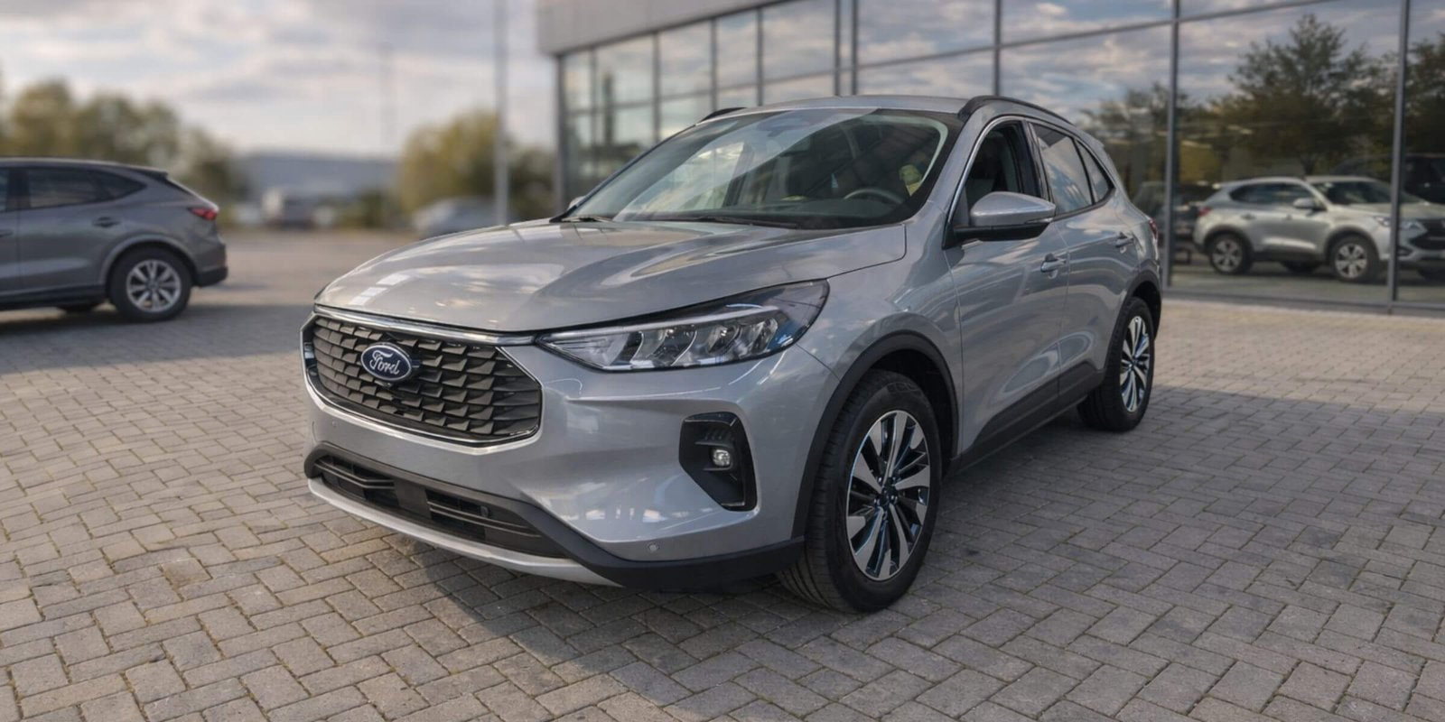 Ford Kuga 2.5 180KM FHEV ECVT TITANIUM – zdjęcie 1