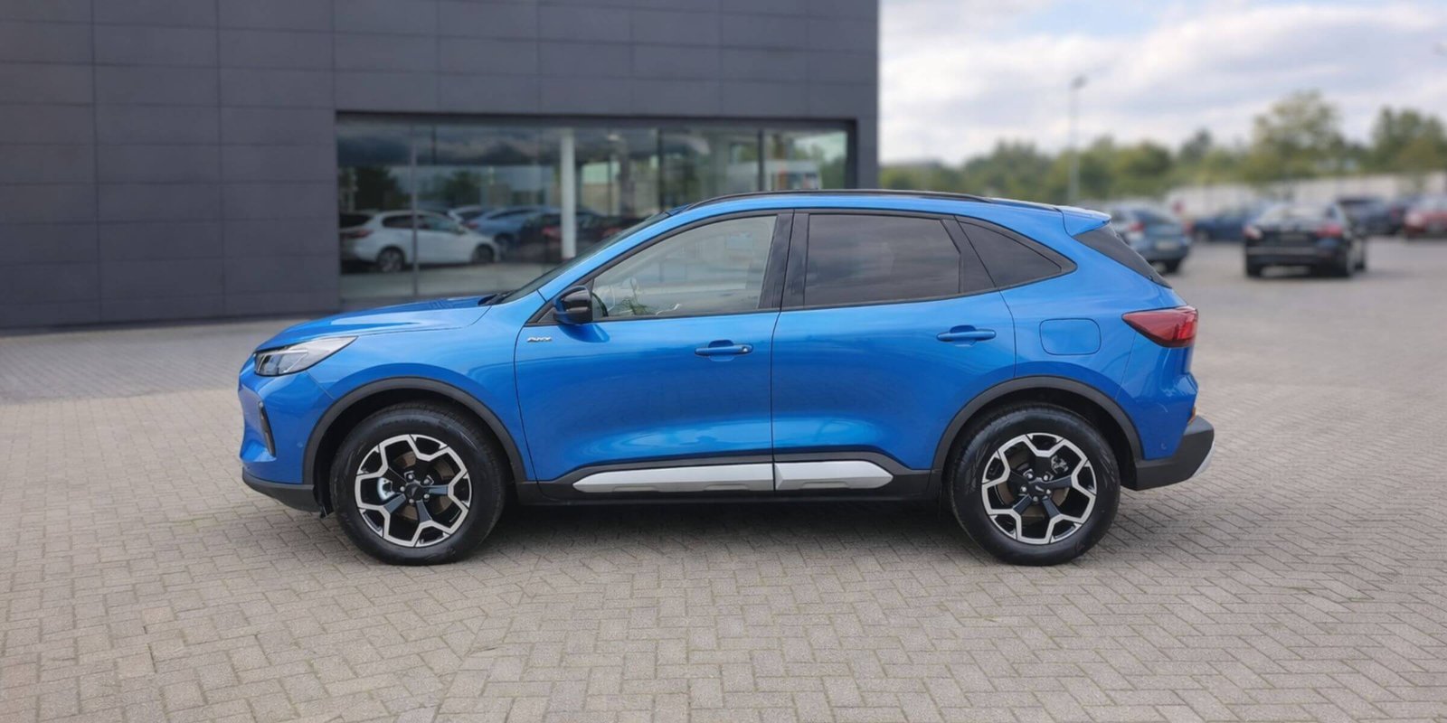 Ford Kuga 2.5 FHEV 180 KM – zdjęcie 4