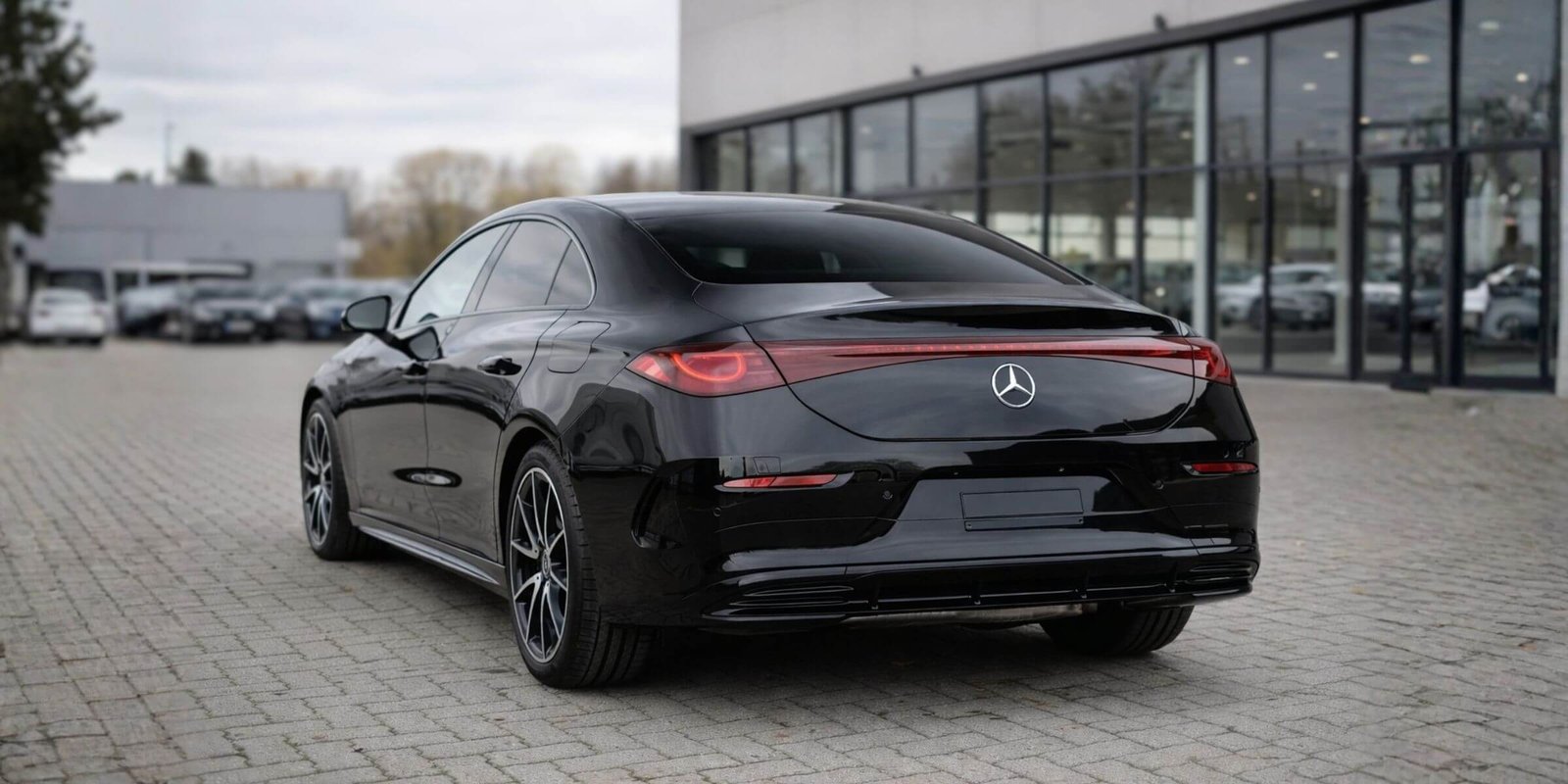 Mercedes-Benz CLA 220 AMG Line – zdjęcie 4