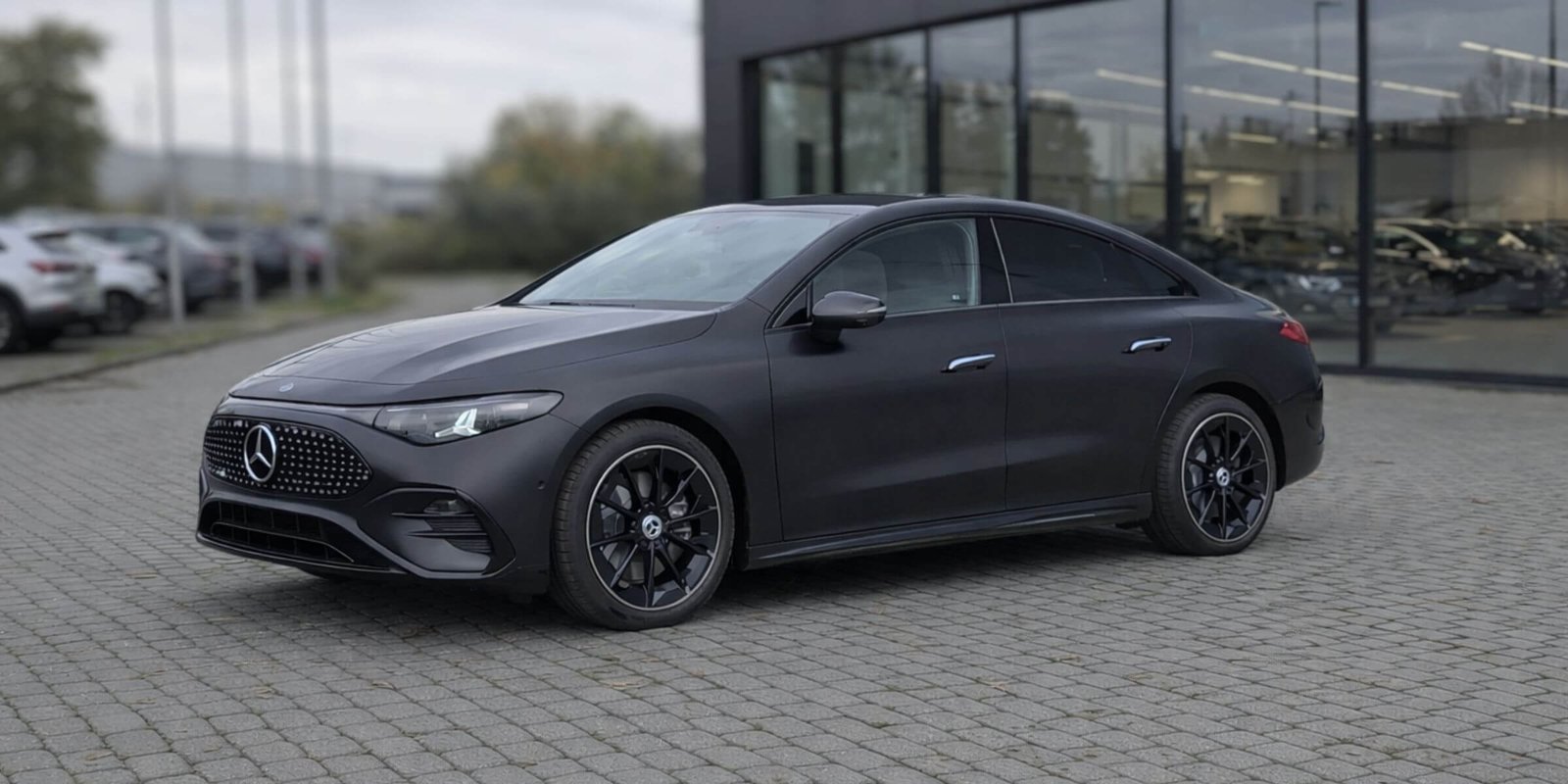 Mercedes-Benz CLA 200 Sedan z technologią EQ – zdjęcie 1
