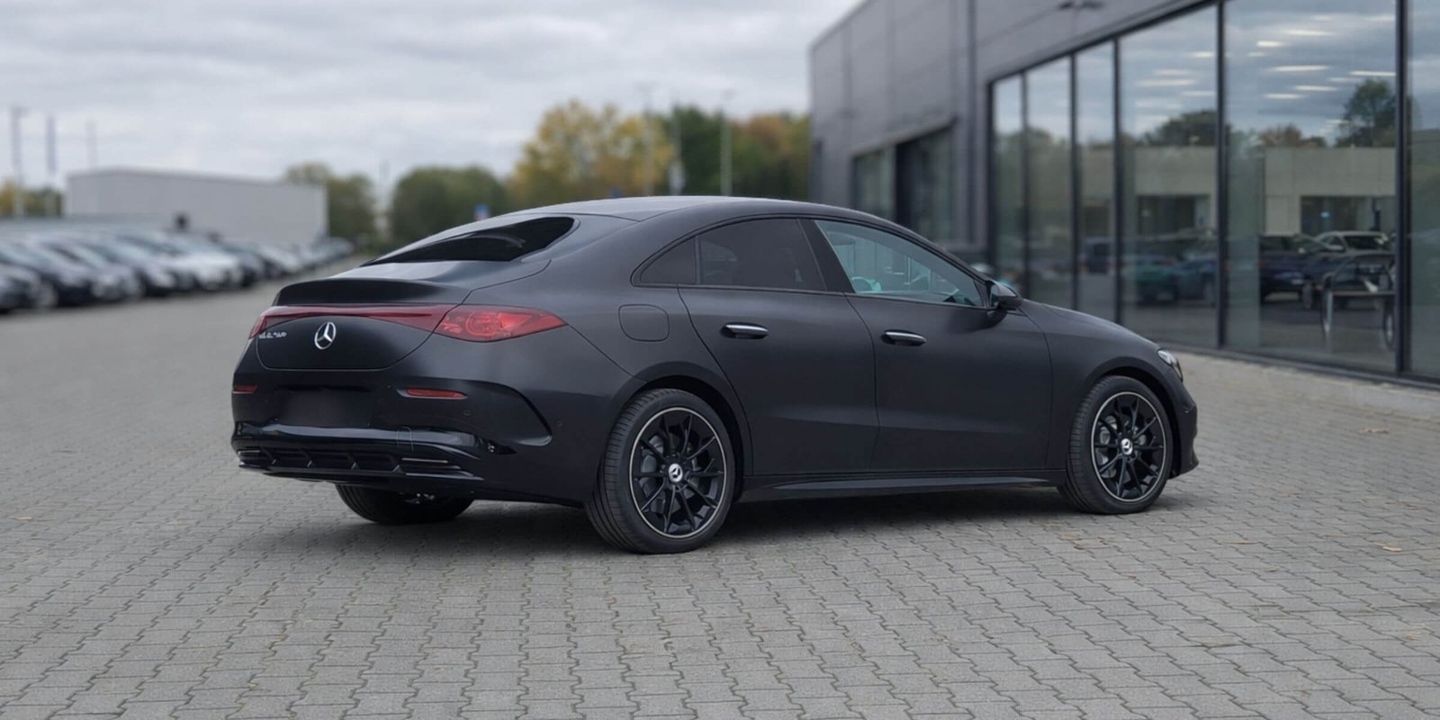 Mercedes-Benz CLA 200 Sedan z technologią EQ – zdjęcie 3