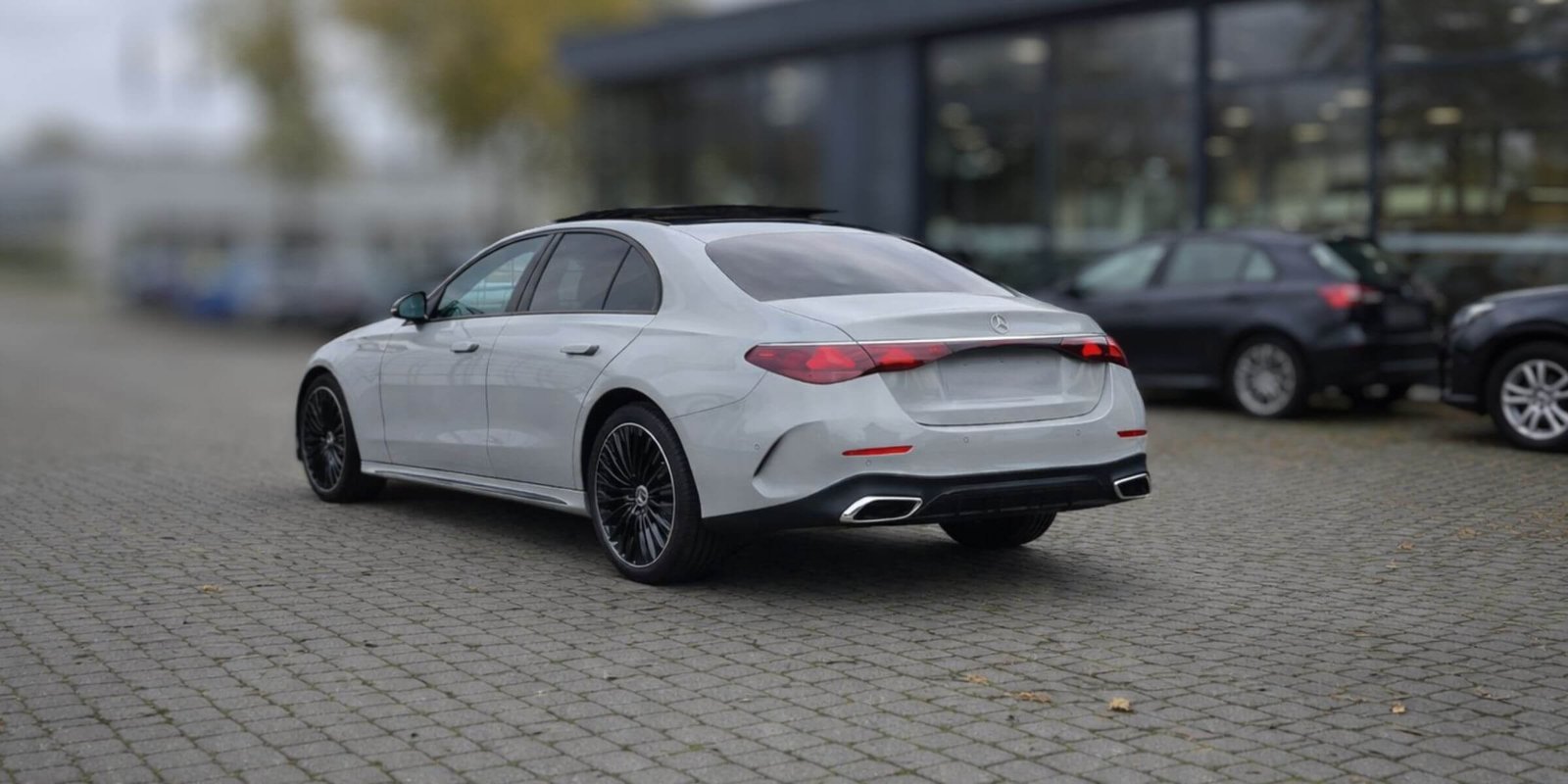 Mercedes-Benz E-Klasa 220d AMG Line – zdjęcie 3