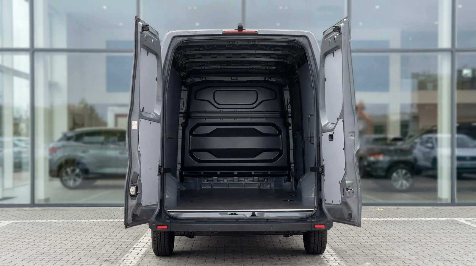 Nissan Interstar Furgon L3H2 3-os. – zdjęcie 3