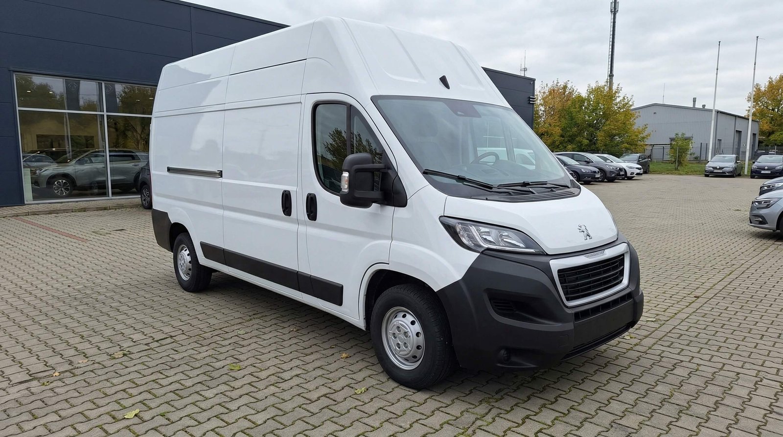 Peugeot Boxer 2.2 180KM L4H3 AT8 Furgon – zdjęcie 3