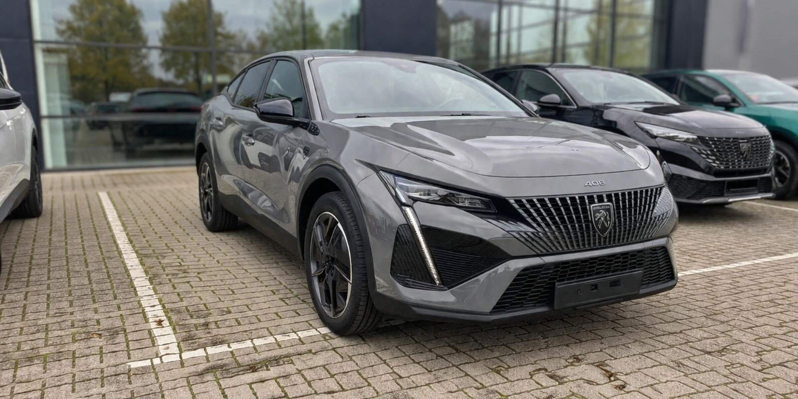 Peugeot 408 Allure Hybrid – zdjęcie 3