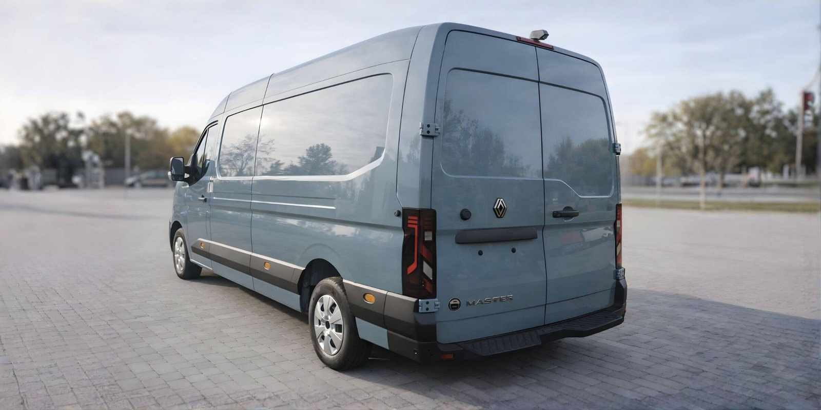 Renault Master 2.0 170KM L3H2 AT – zdjęcie 3