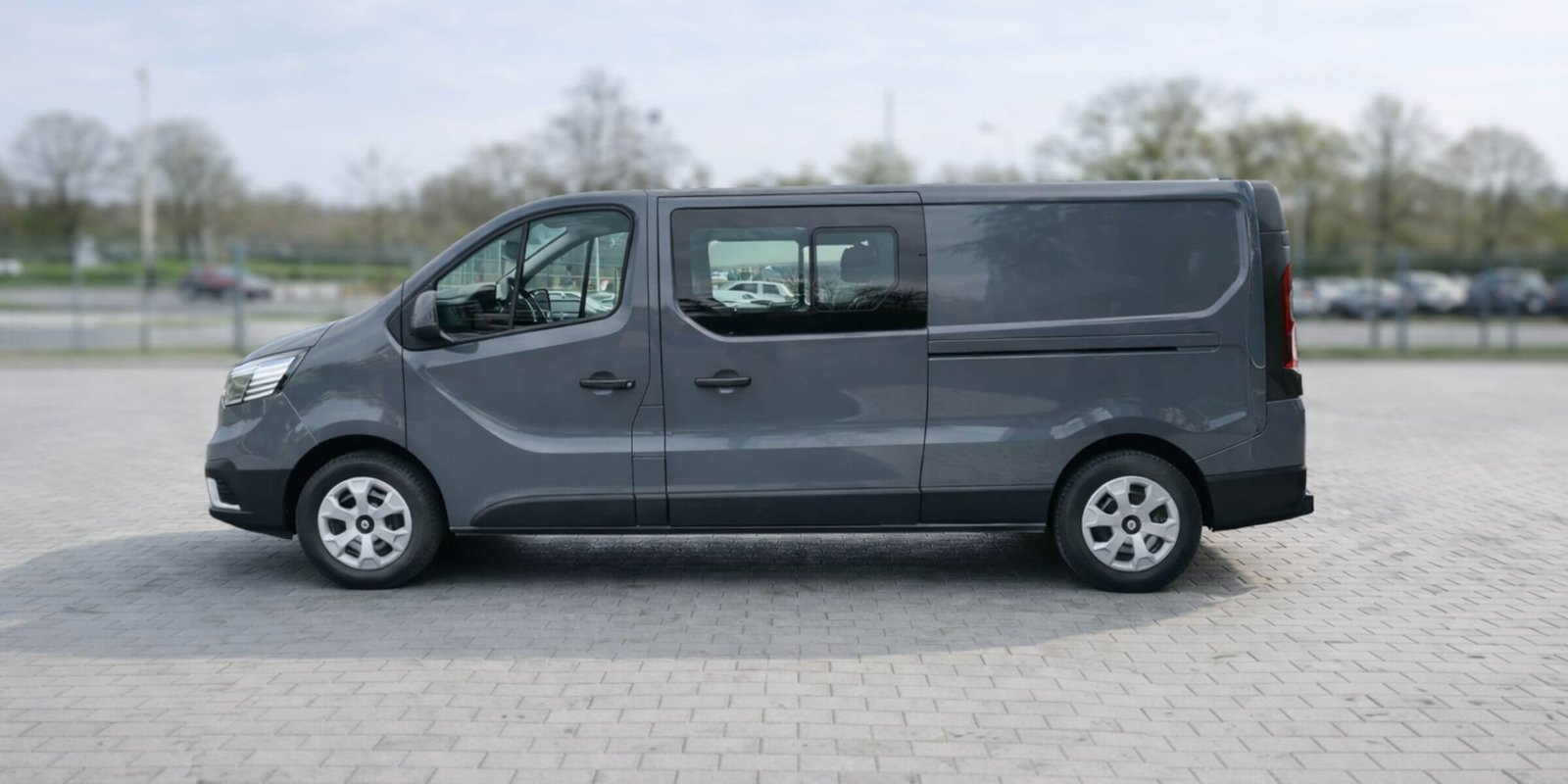 Renault Trafic 2.0 130KM L2H1 Brygadowy – zdjęcie 4