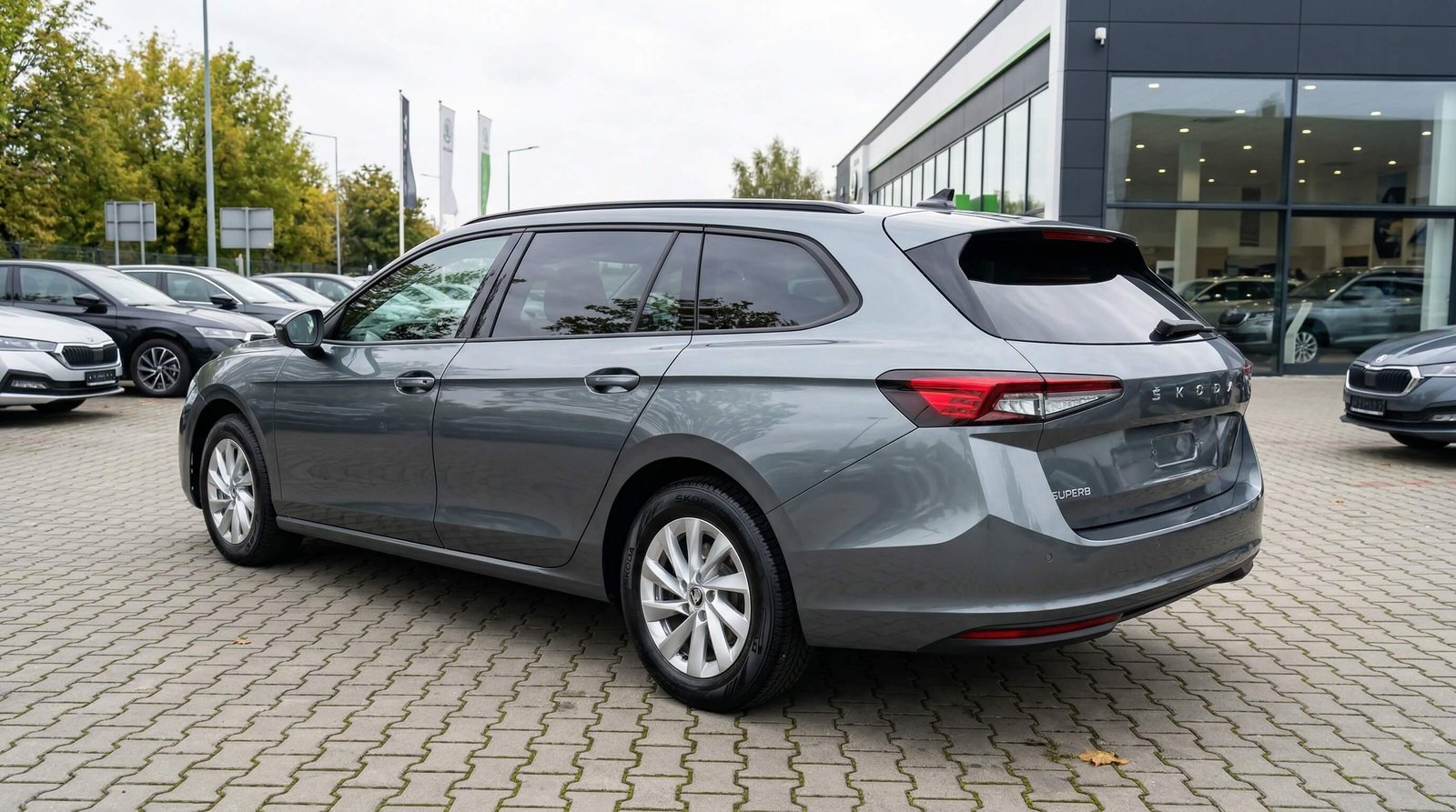 Skoda Superb 2.0 193KM Combi – zdjęcie 4