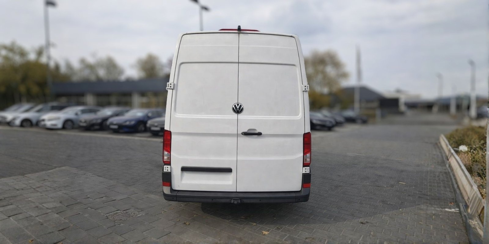 Volkswagen Crafter 2.0 140KM L3H3 AT – zdjęcie 2