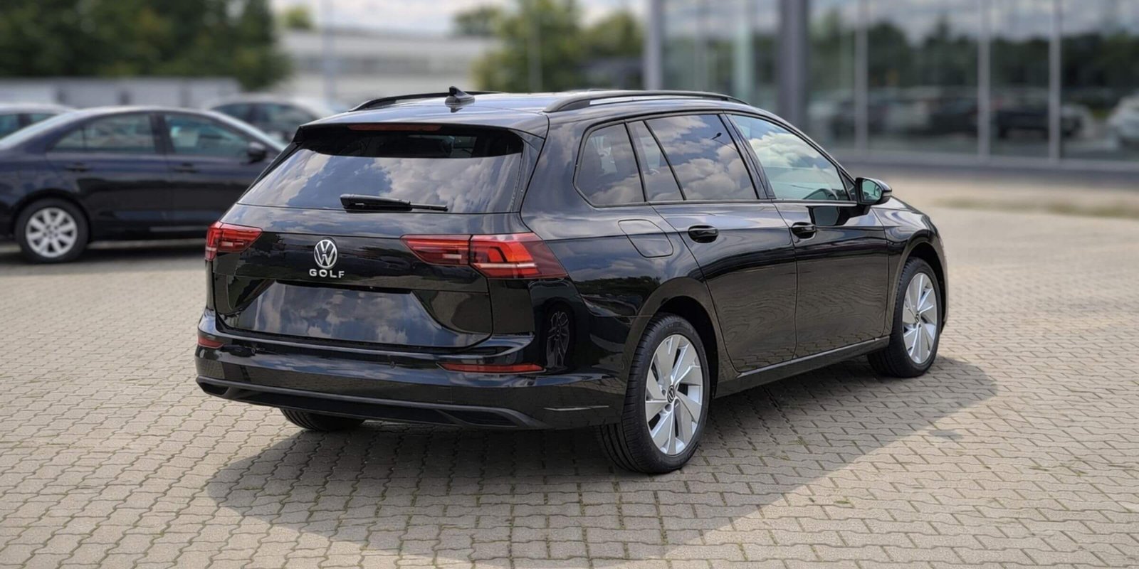 Volkswagen Golf Variant Life – zdjęcie 4
