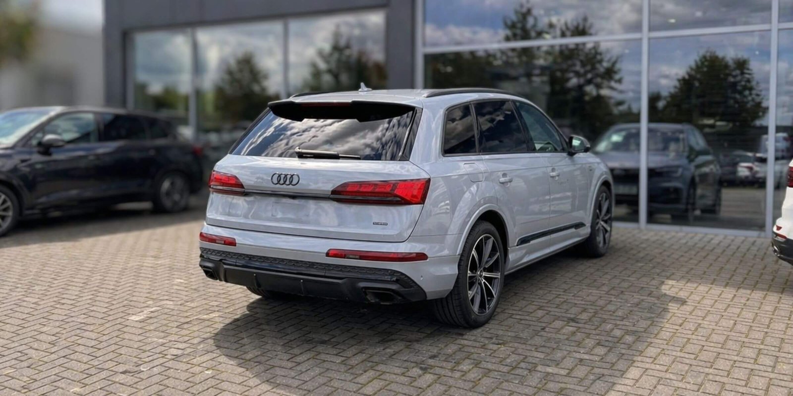 Audi Q7 50 TDI S Line – zdjęcie 3