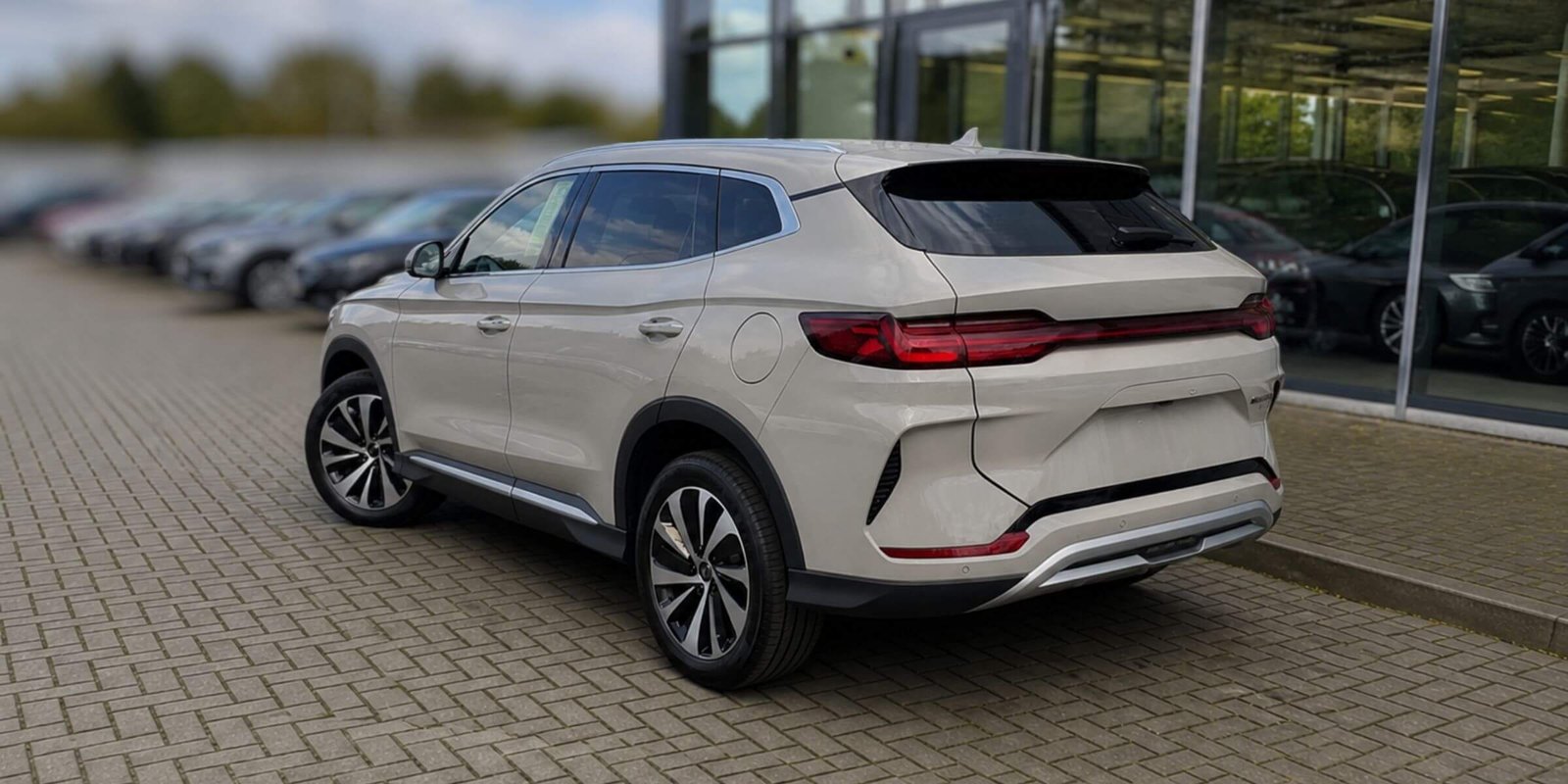 BYD Seal U DM-i Design 324 KM AWD – zdjęcie 4