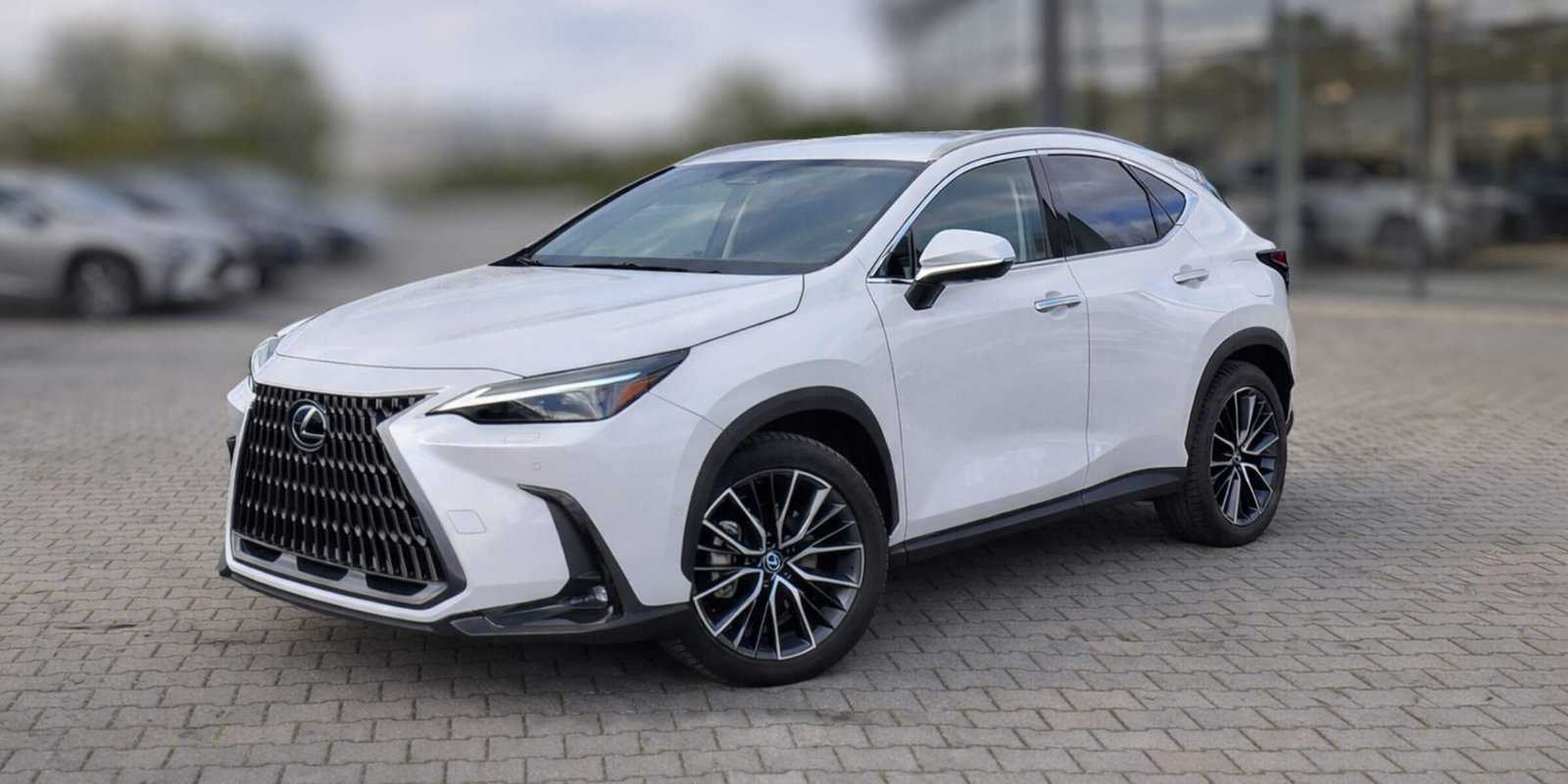 Lexus NX 350h Omotenashi – zdjęcie 1