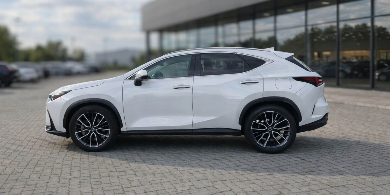 Lexus NX 350h Omotenashi – zdjęcie 4