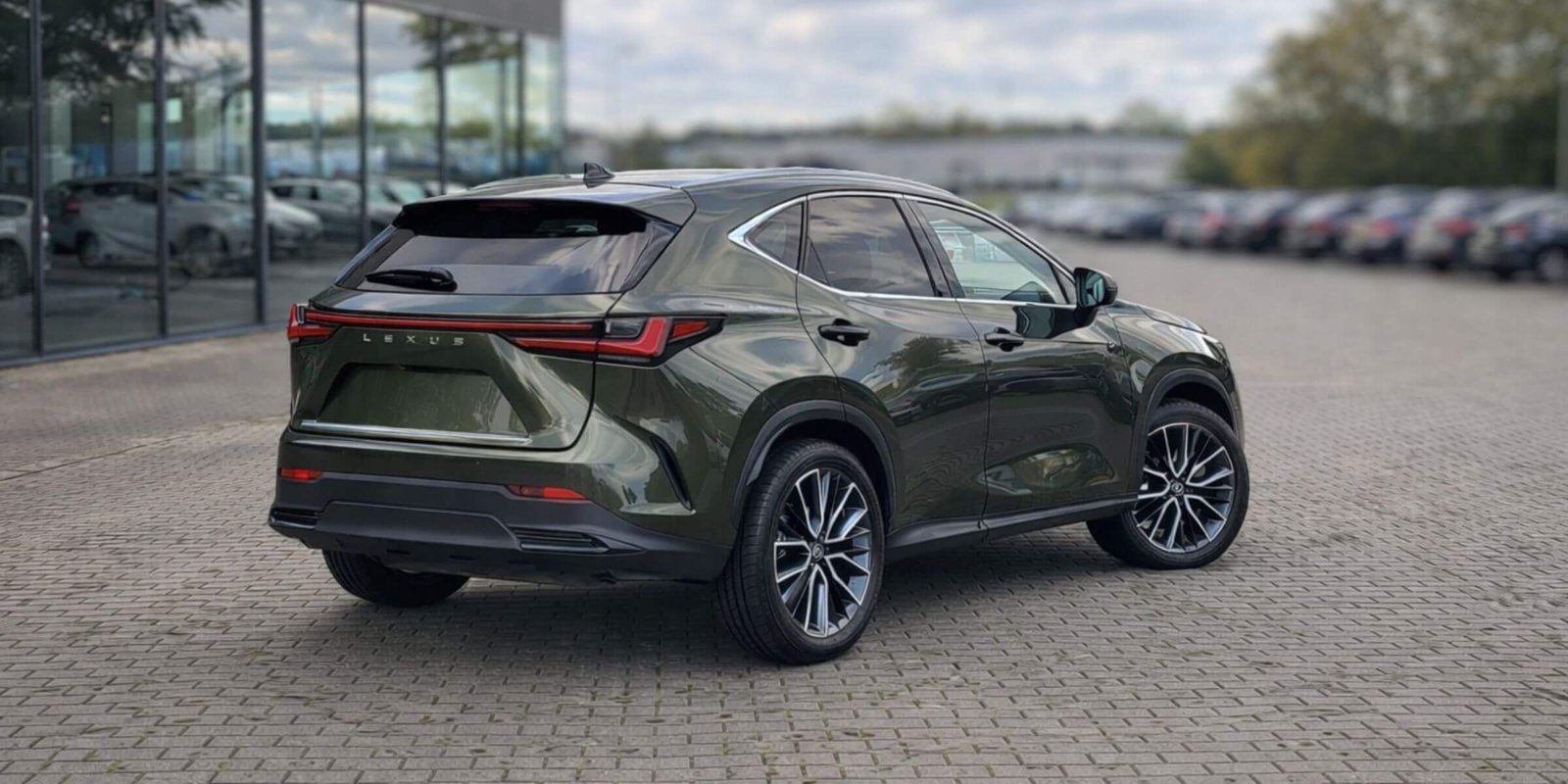 Lexus NX 450h Omotenashi – zdjęcie 4