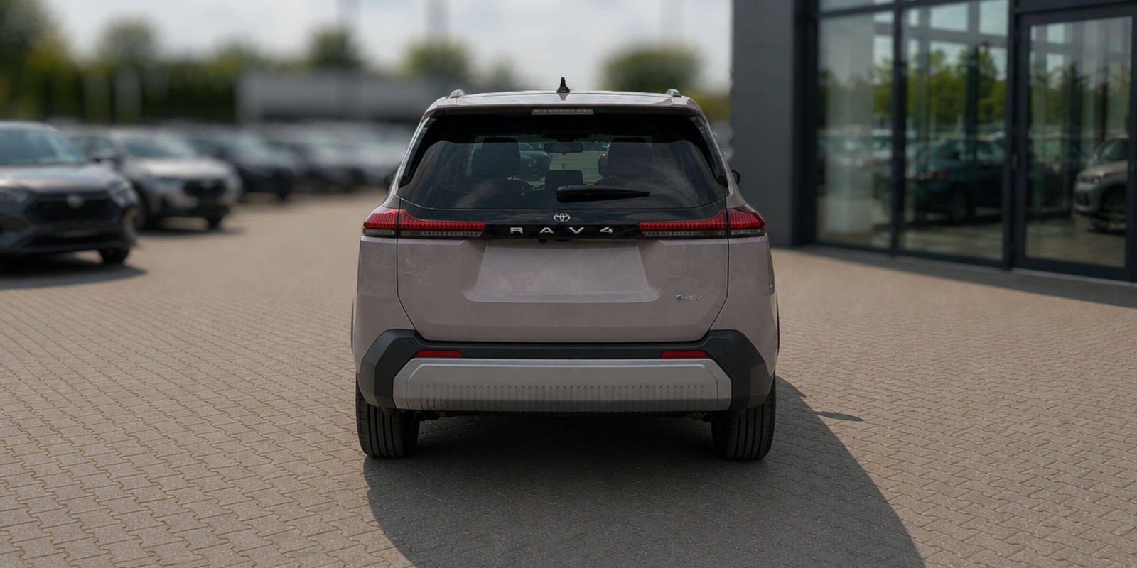 Toyota RAV4 2.5 Plug-in Hybrid 309 KM 4x4 – zdjęcie 3